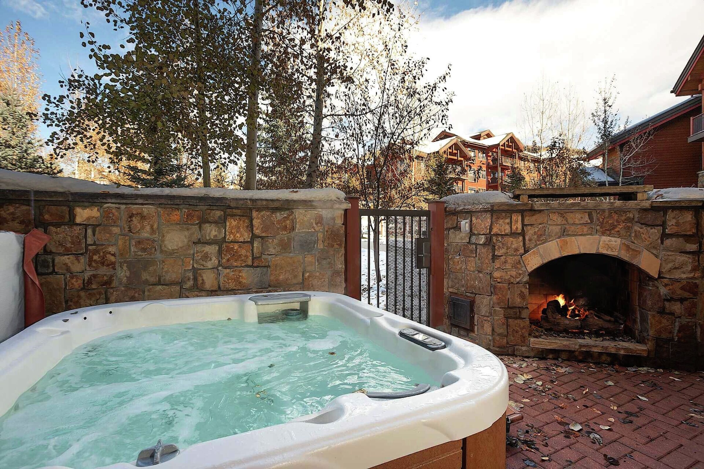 #6109 - Patio with Hot Tub & Outdoor Fireplace