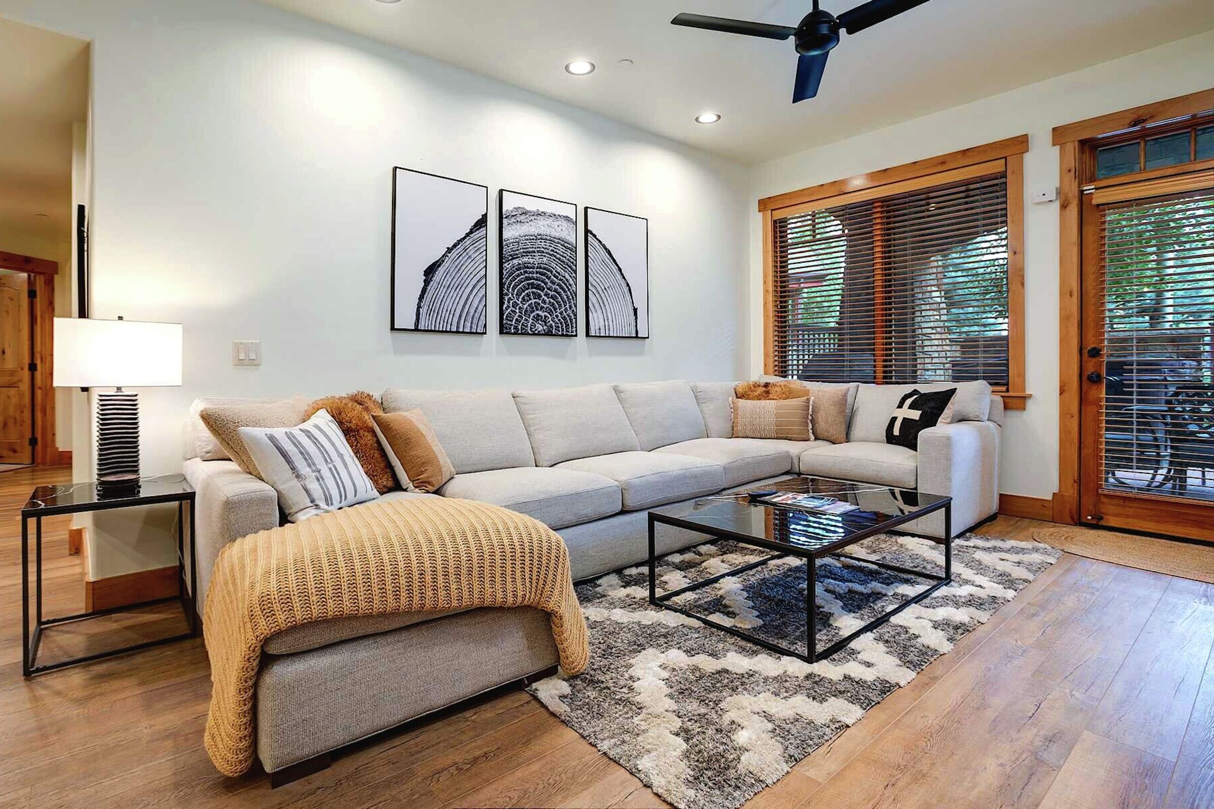 #6109 - Living Area