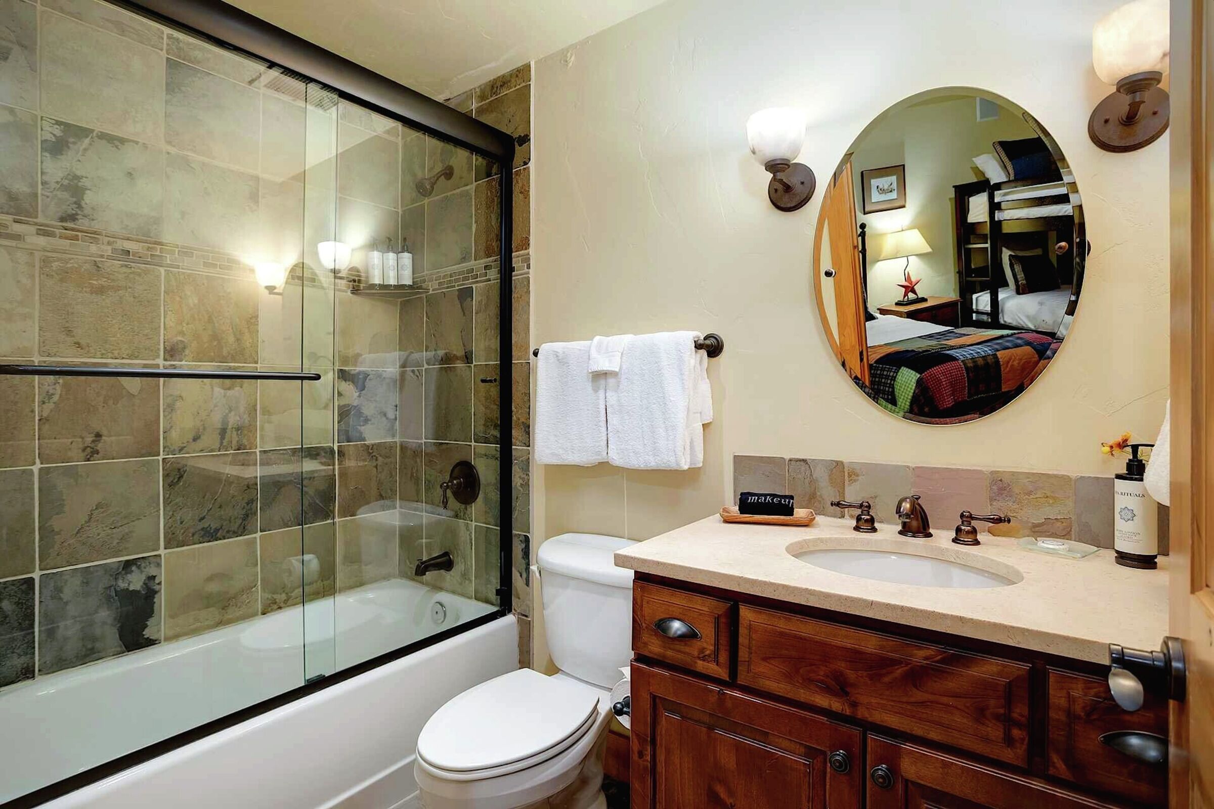 #6110 - Ensuite Bathroom