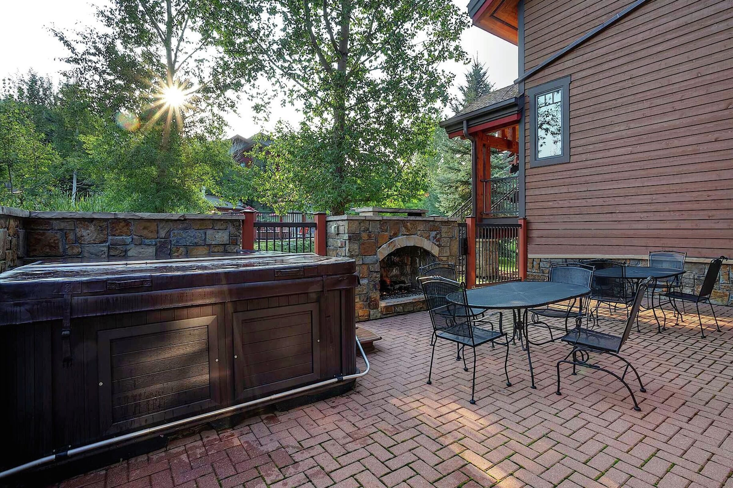 #6105 - Patio with Hot Tub & Outdoor Fireplace