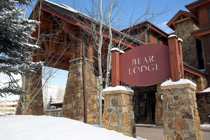 Bear Lodge at Trappeur's Crossing Exterior - Winter