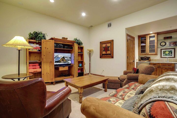 4 Bdrm + Loft - Media Room