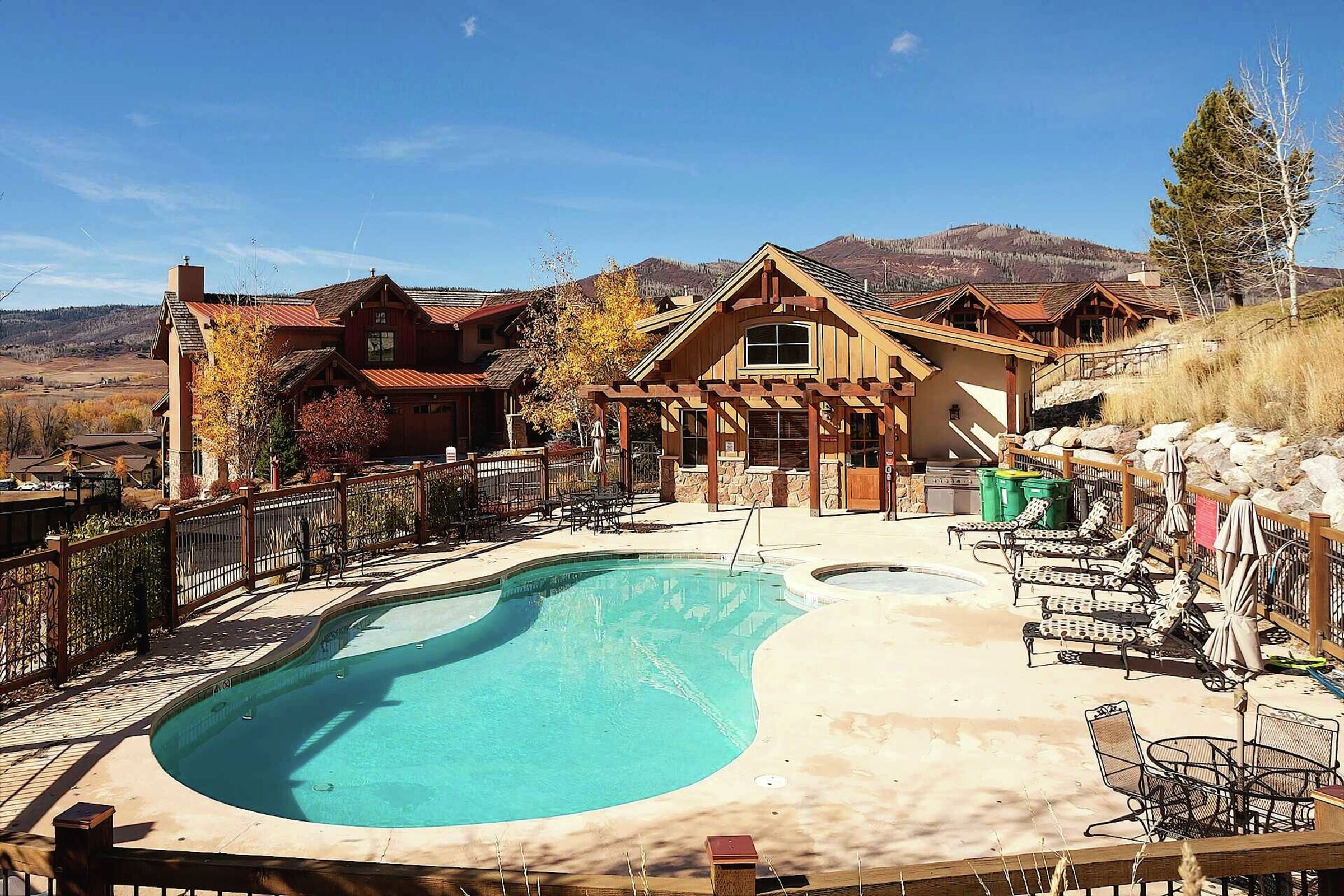 Swimming Pool & Hot Tub