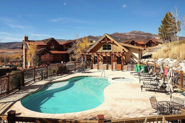 Swimming Pool & Hot Tub