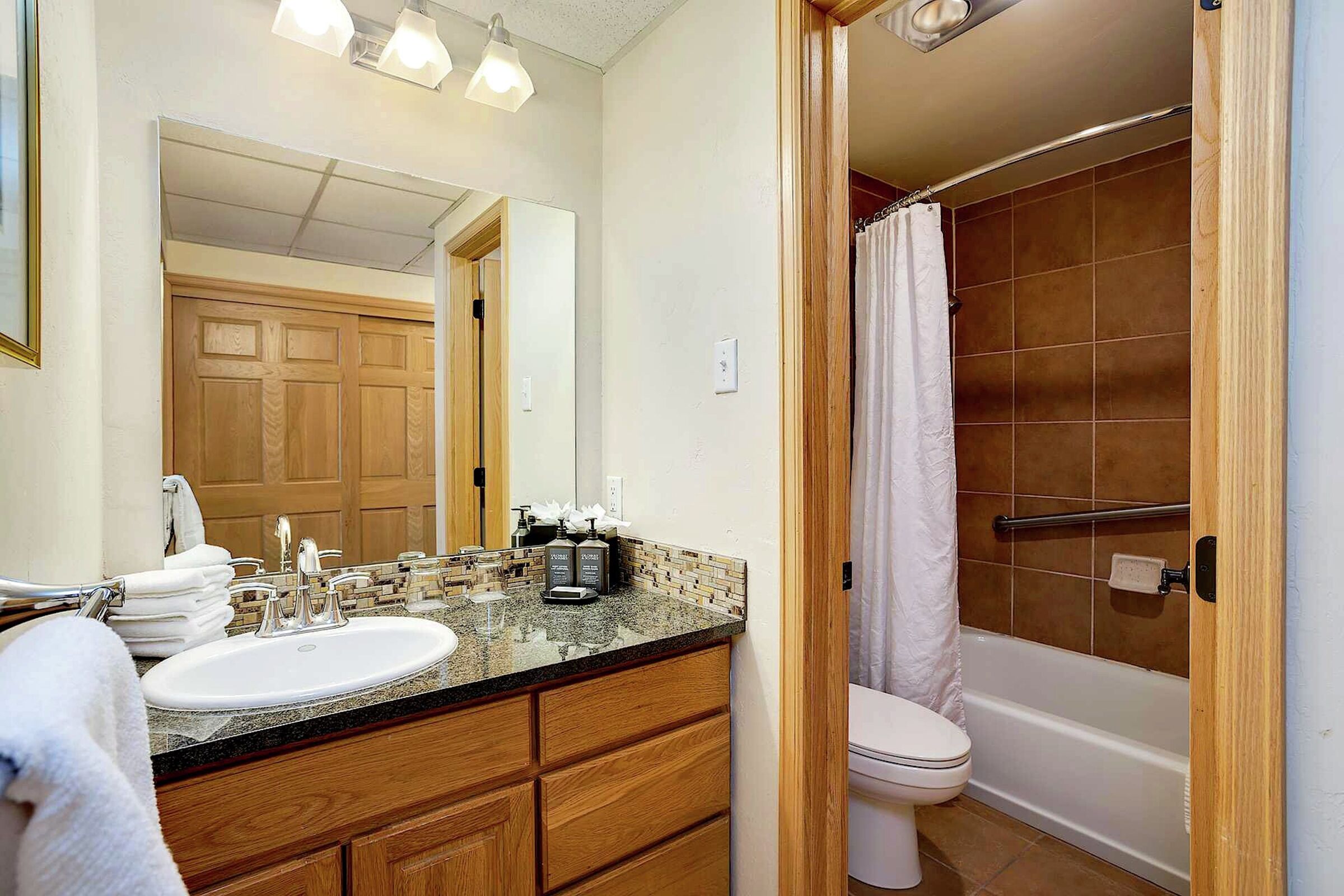 #605 - Bathroom