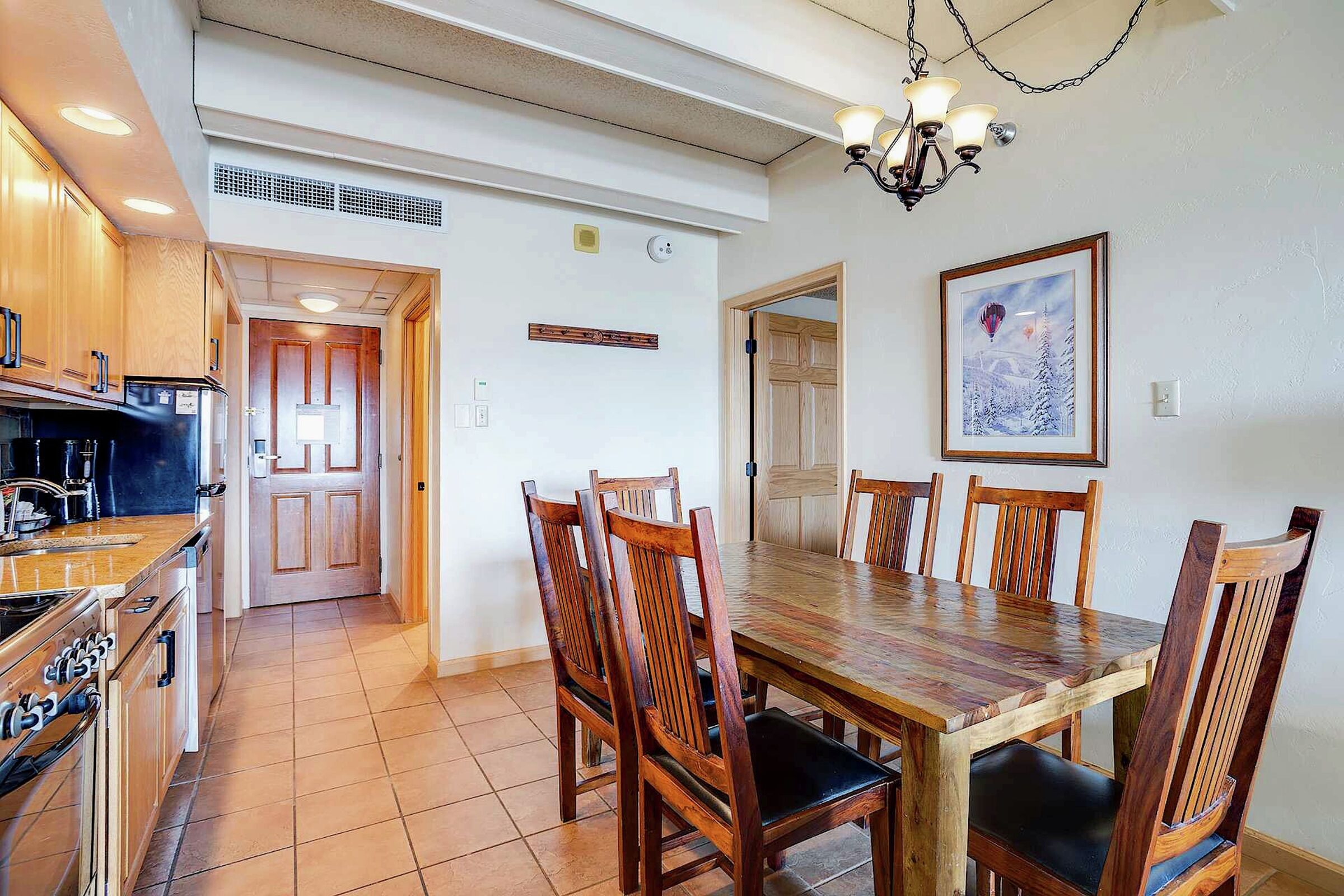 #605 - Dining Room & Kitchen