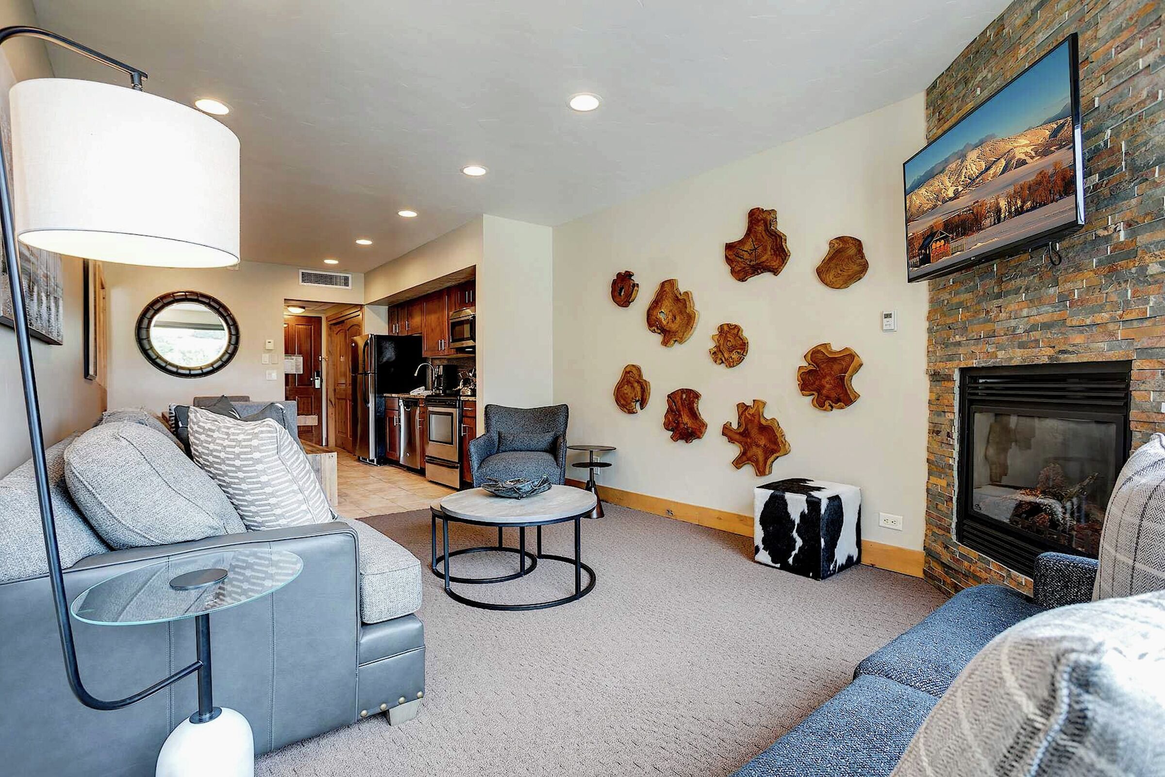 #606 - Living Area