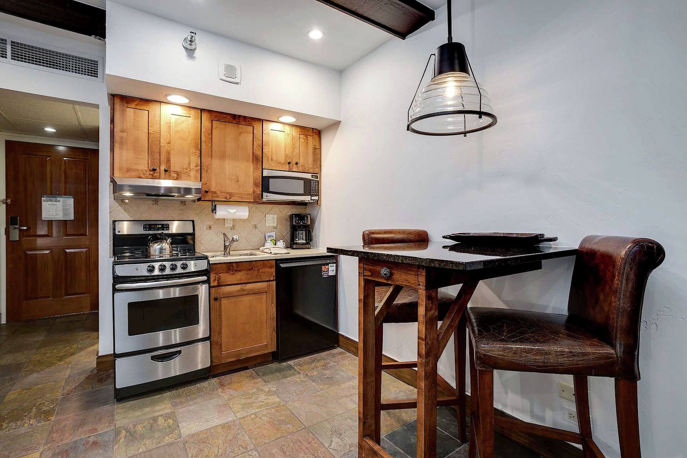 #602 - Studio Kitchenette