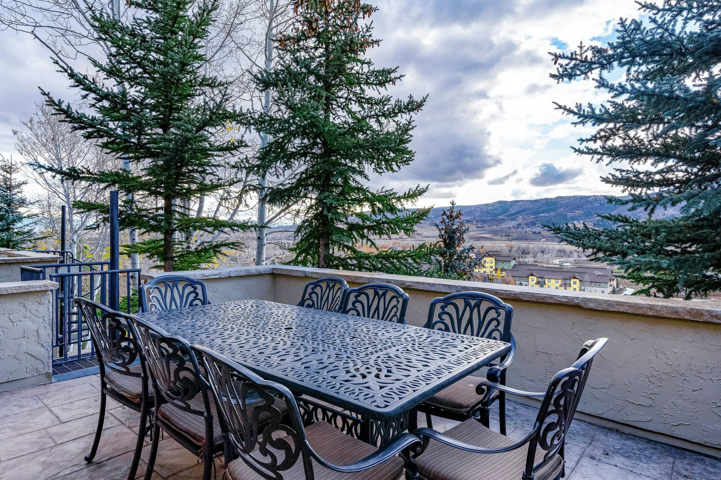 #28 - Balcony
