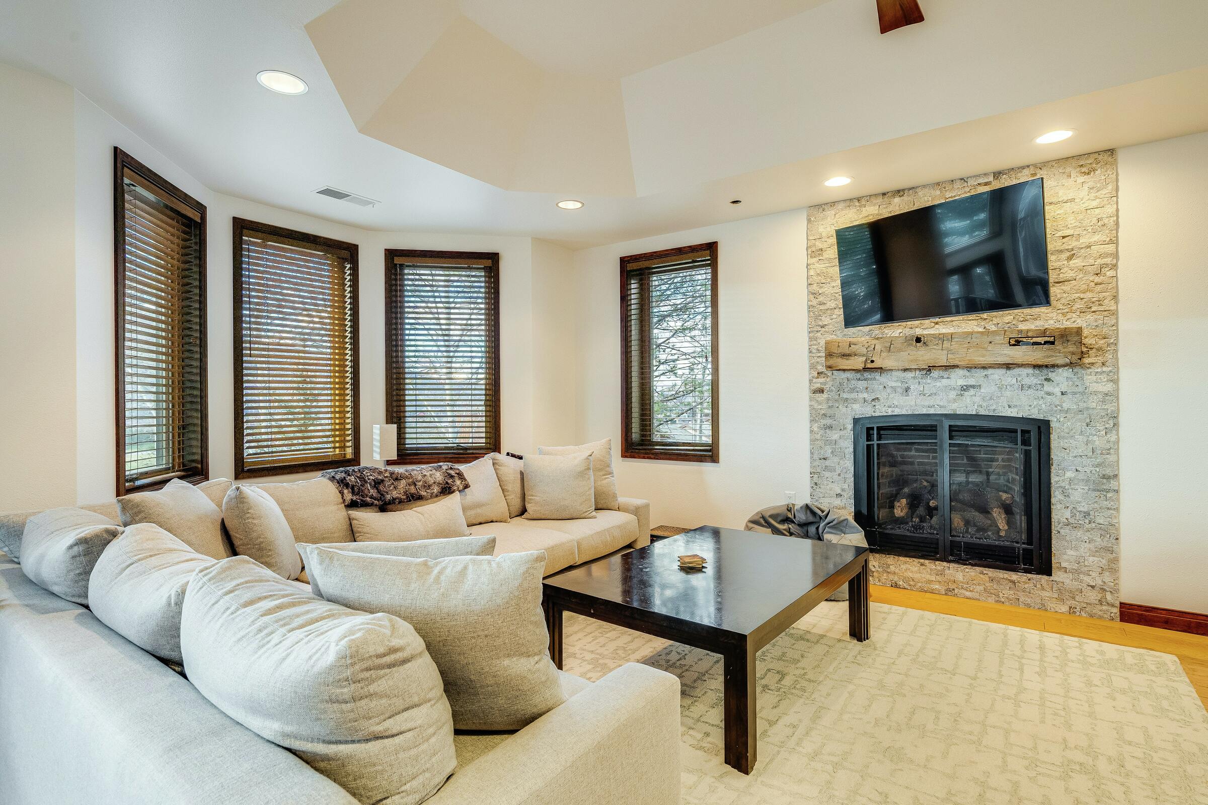 #28 - Living Room