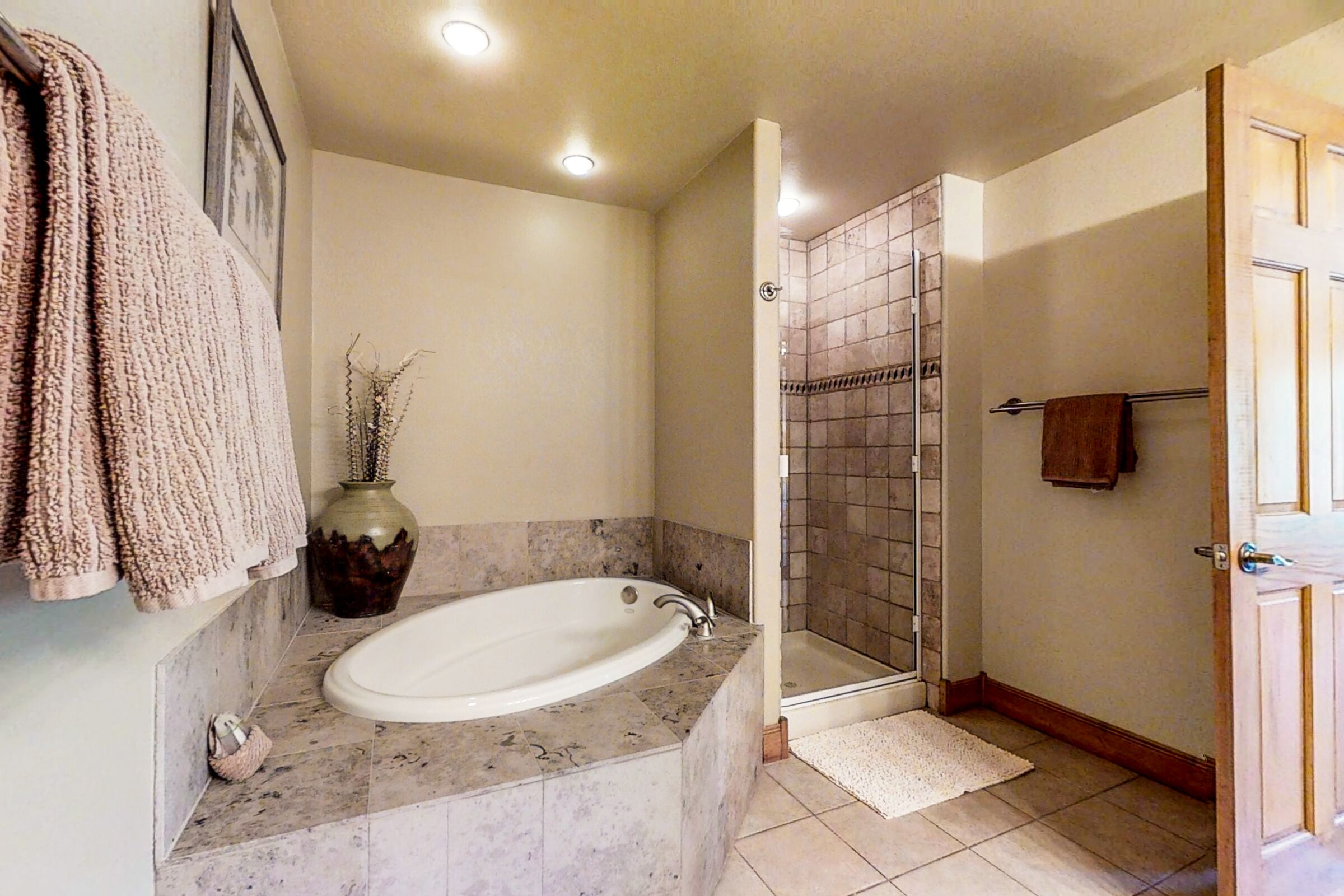 #3478 - Master Ensuite Bathroom