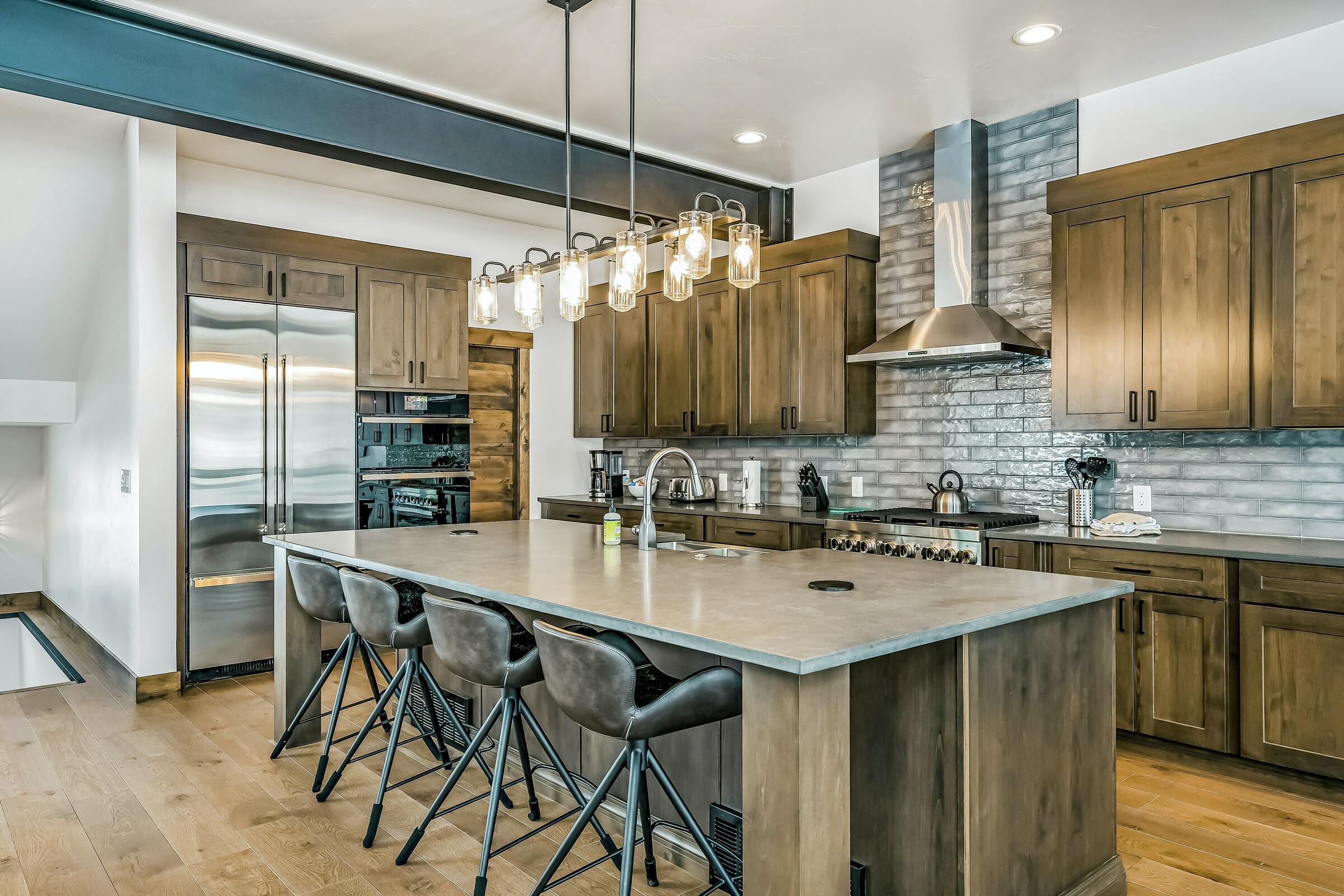 5 Bdrm HT - Kitchen
