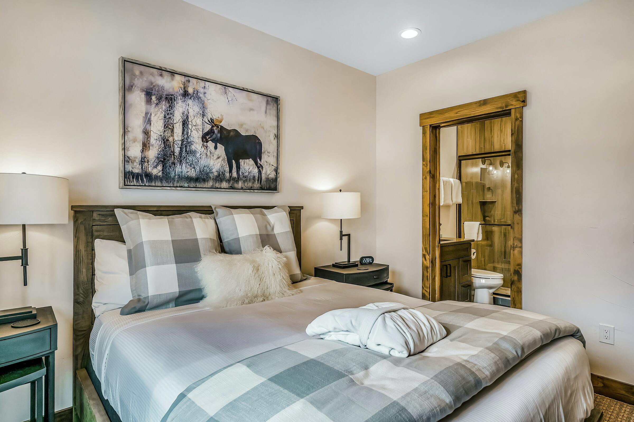 5 Bdrm HT - Bedroom