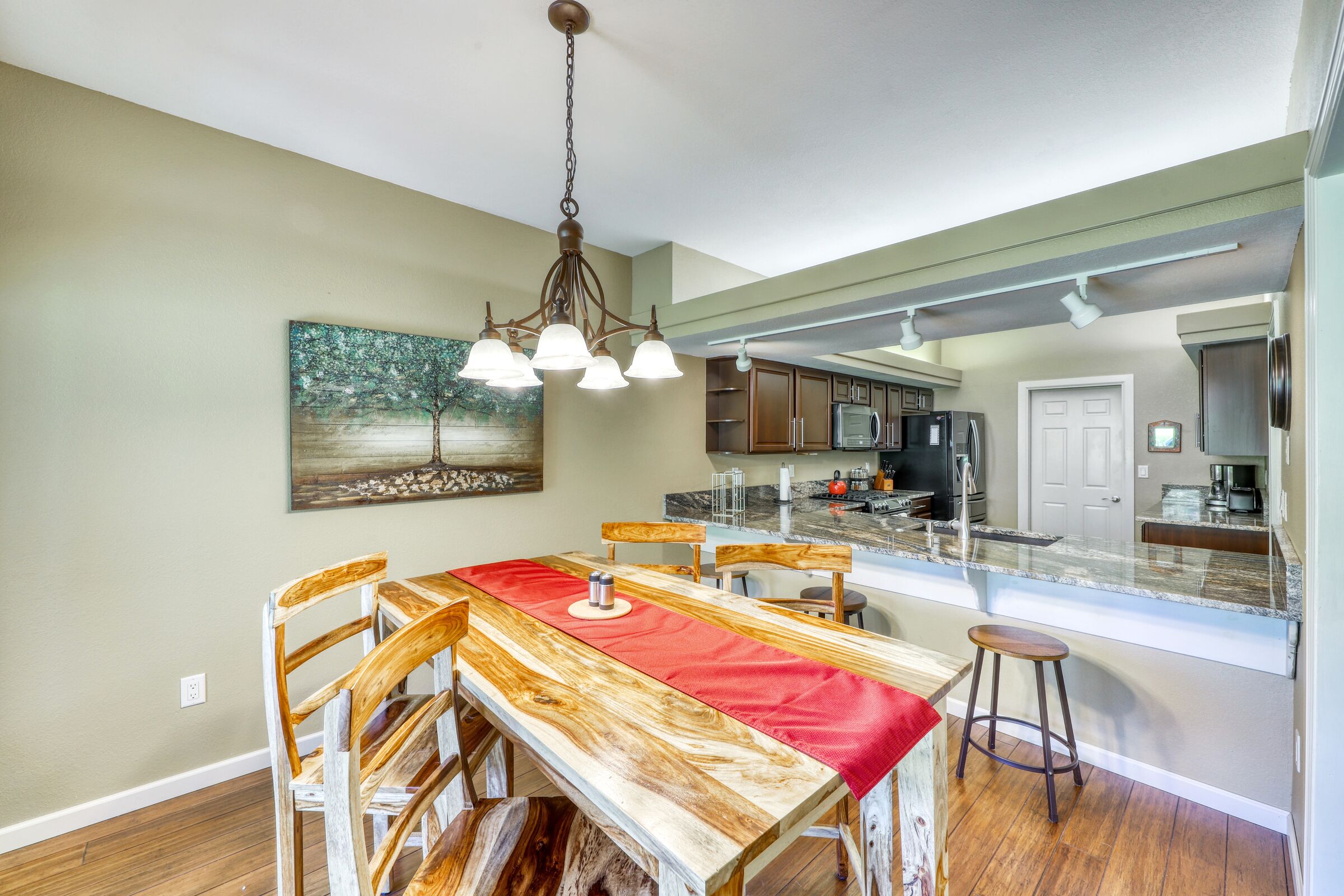#1679 Thistlebrook - Dining Room