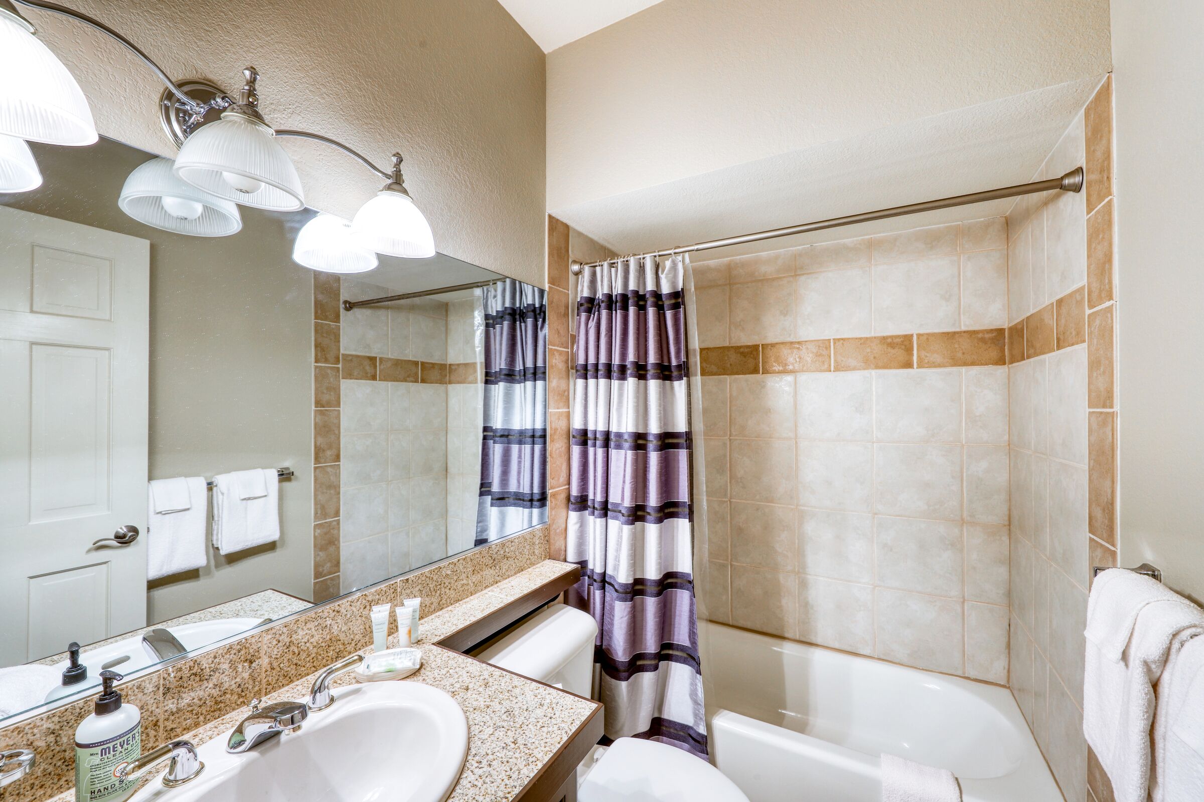 #1679 Thistlebrook - Bathroom