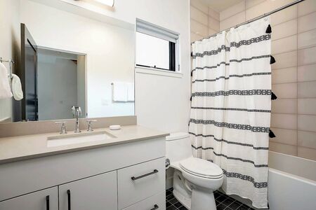 Unit Photo