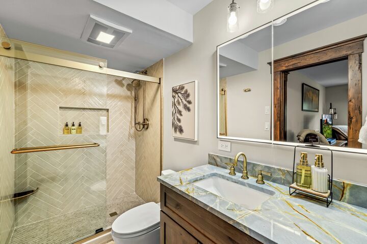 #301 - Bathroom