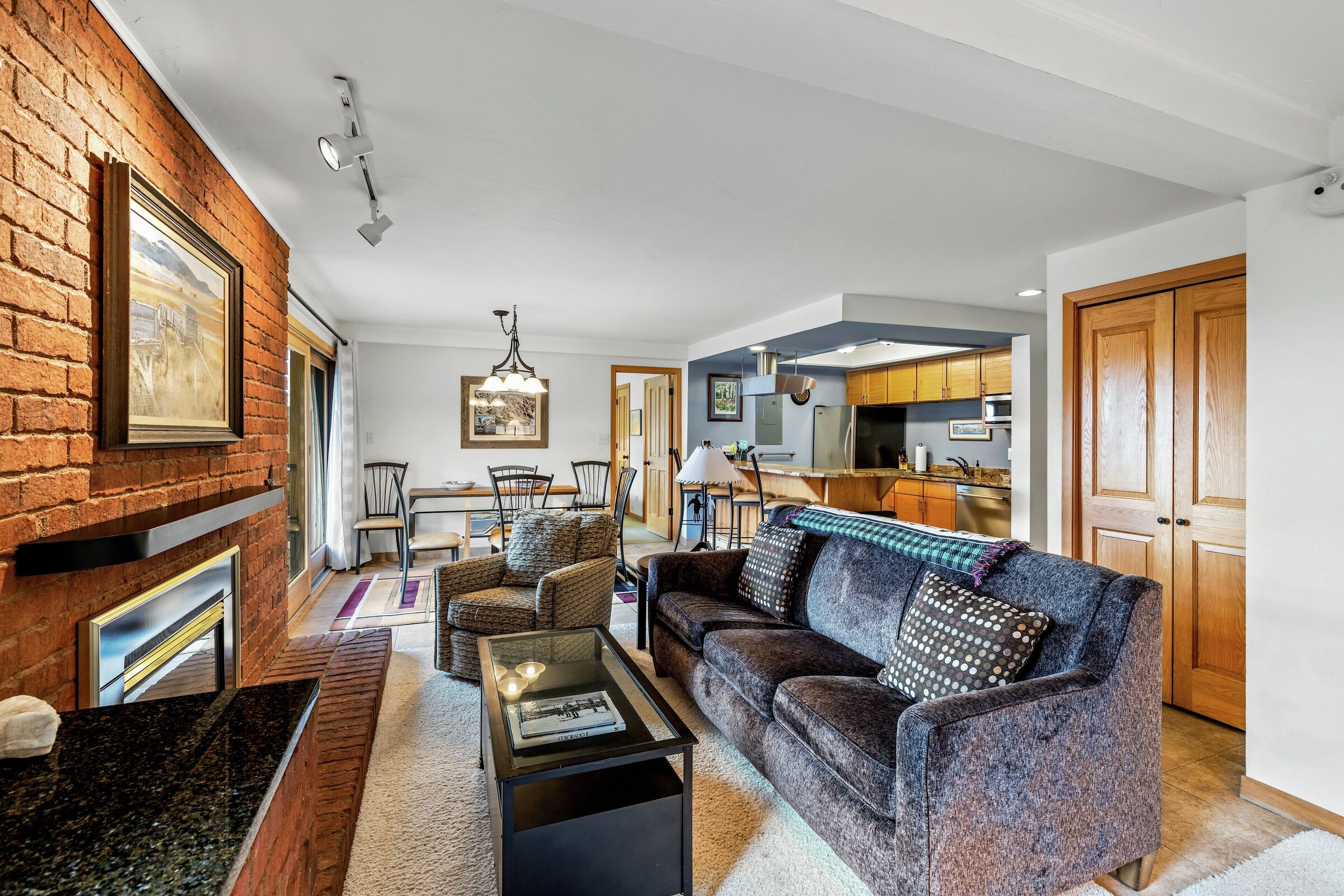 #102 - Living Area