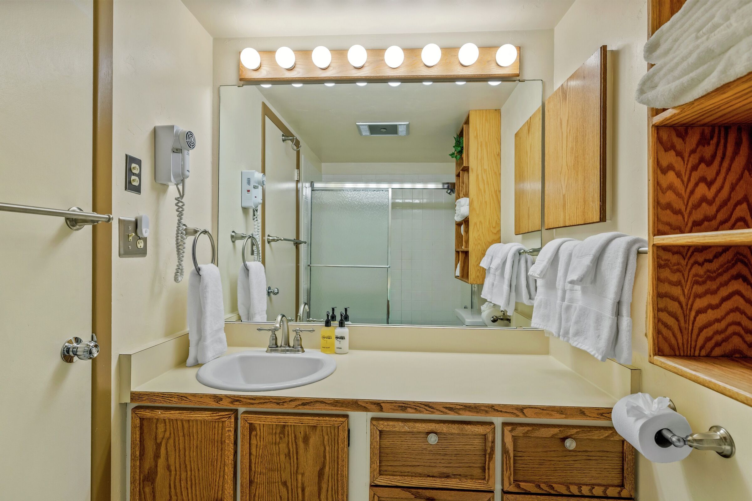 #203 - Master Ensuite Bathroom