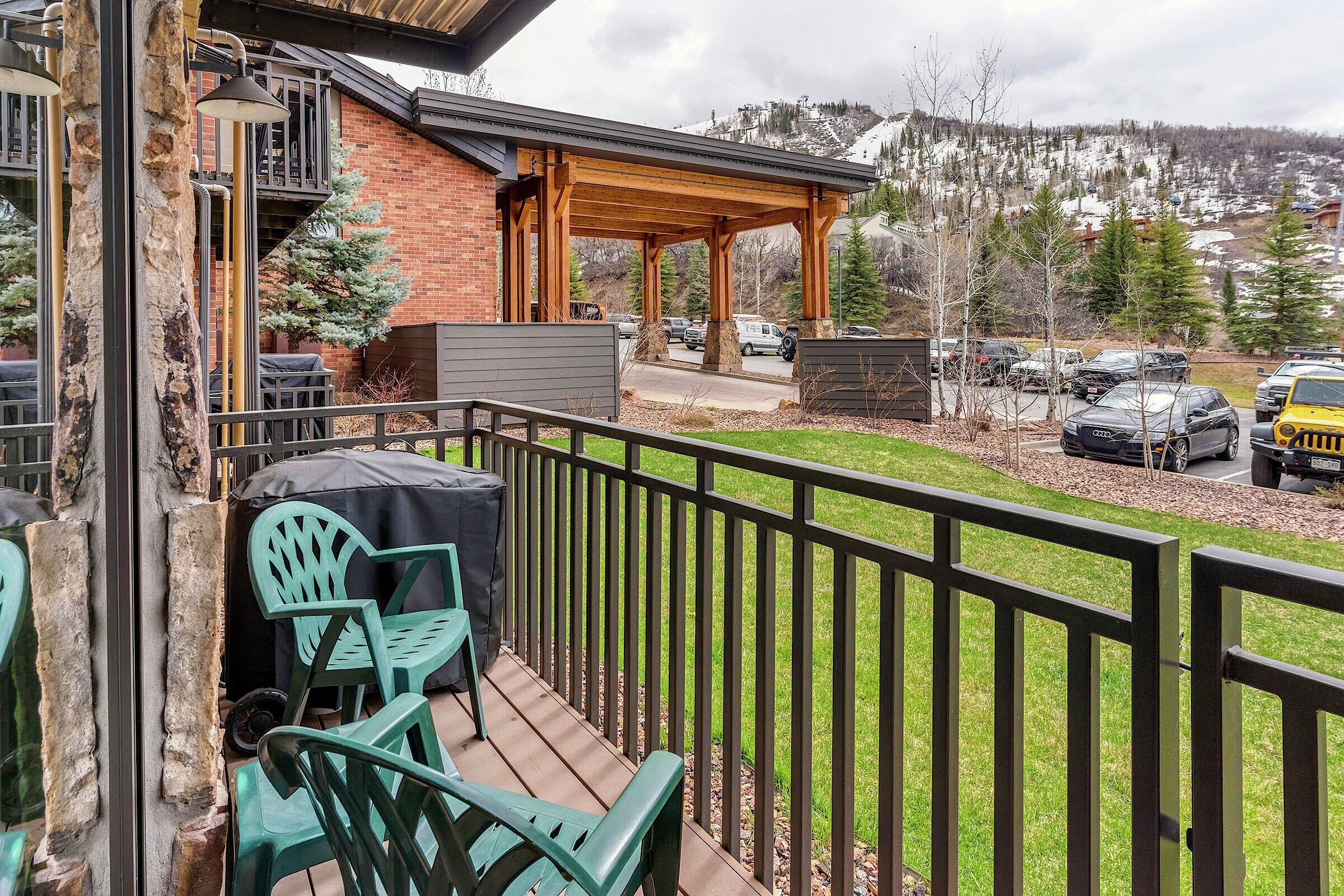 #107 - Deck with BBQ