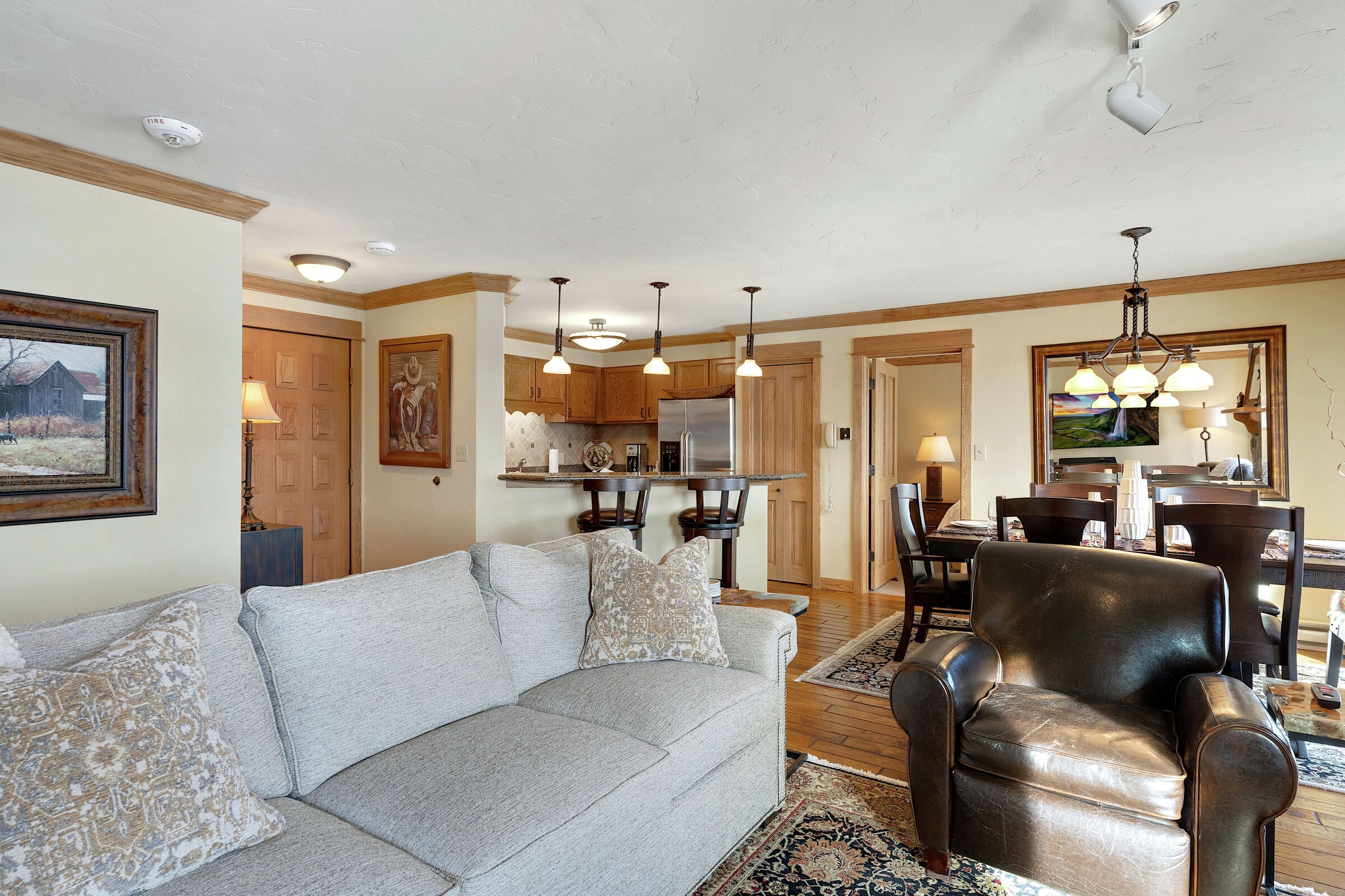 #411 - Living Area