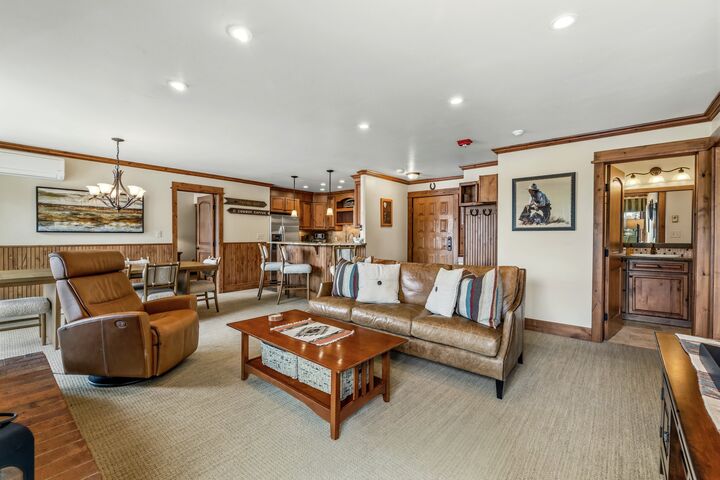 #413 - Living Area, Dining Area & Kitchen