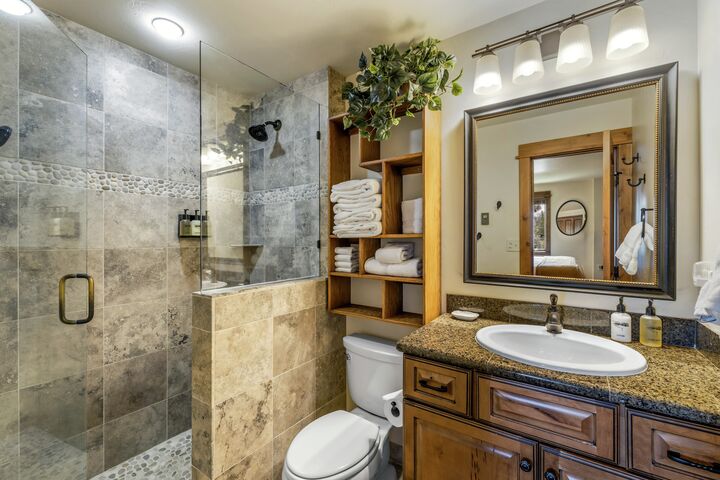 #413 - Master Ensuite Bathroom