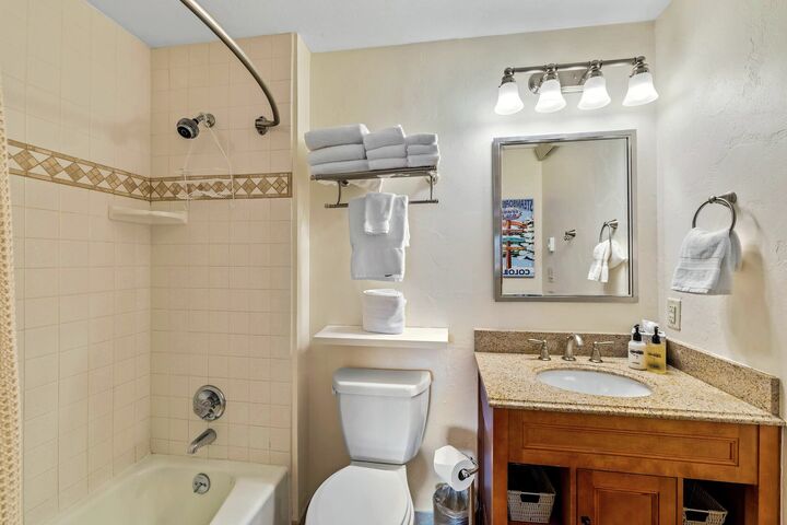 #313 - Master Ensuite Bathroom
