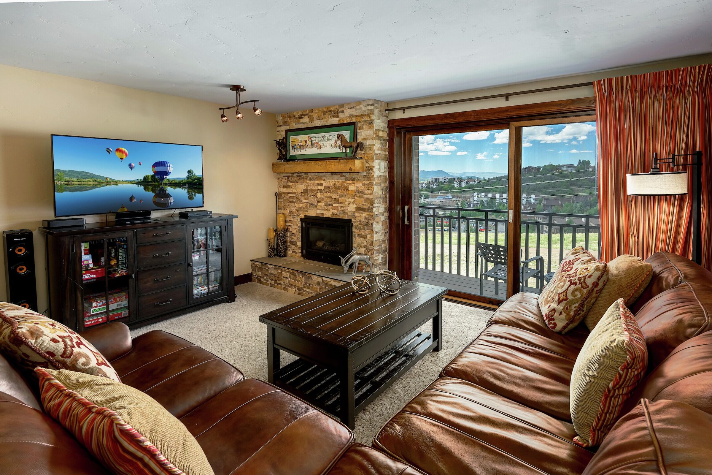 #408 - Living Area