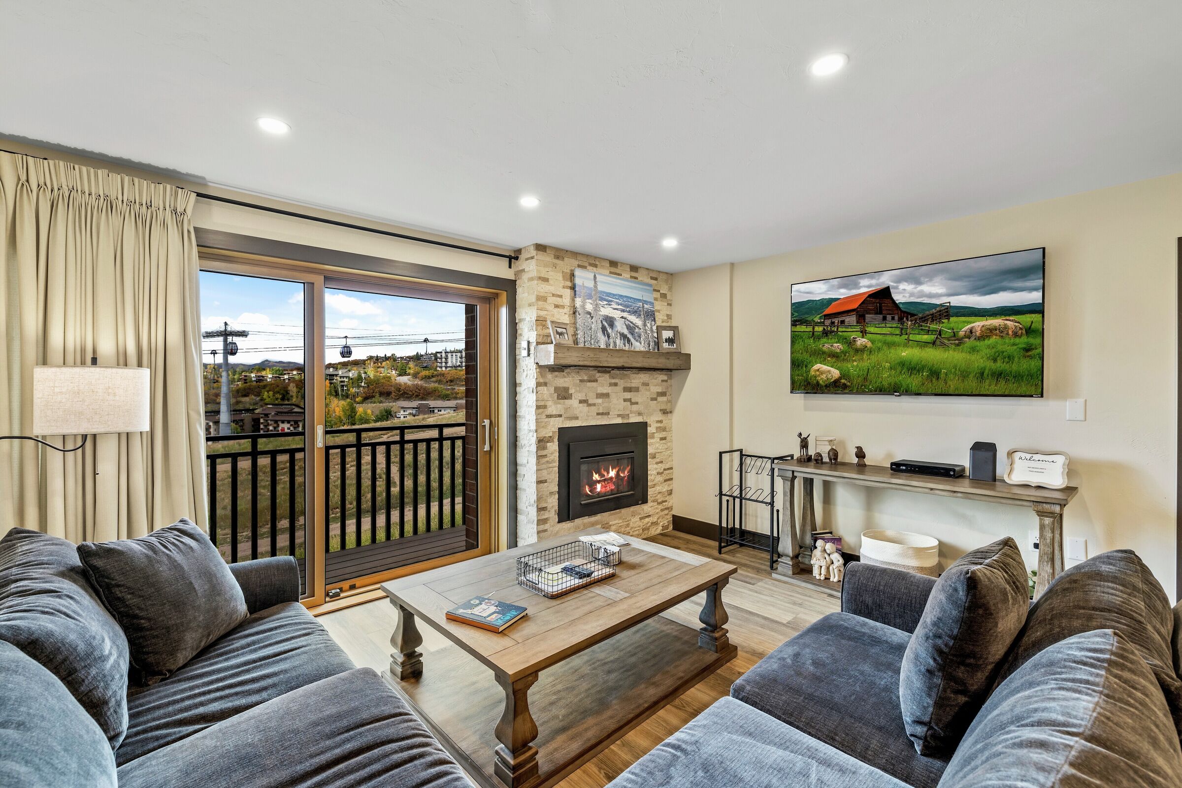 #414 - Living Area