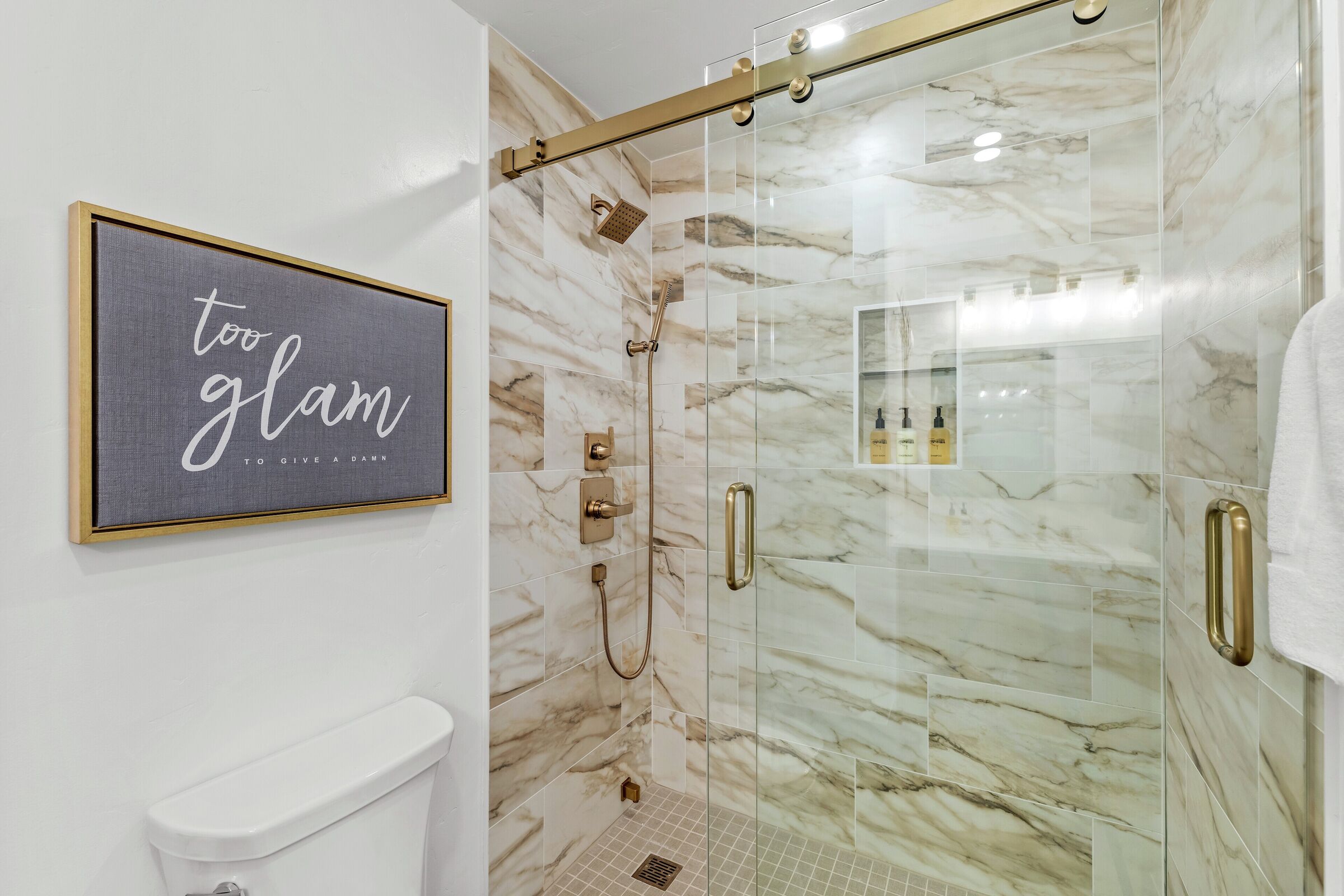 #414 - Master Ensuite Bathroom