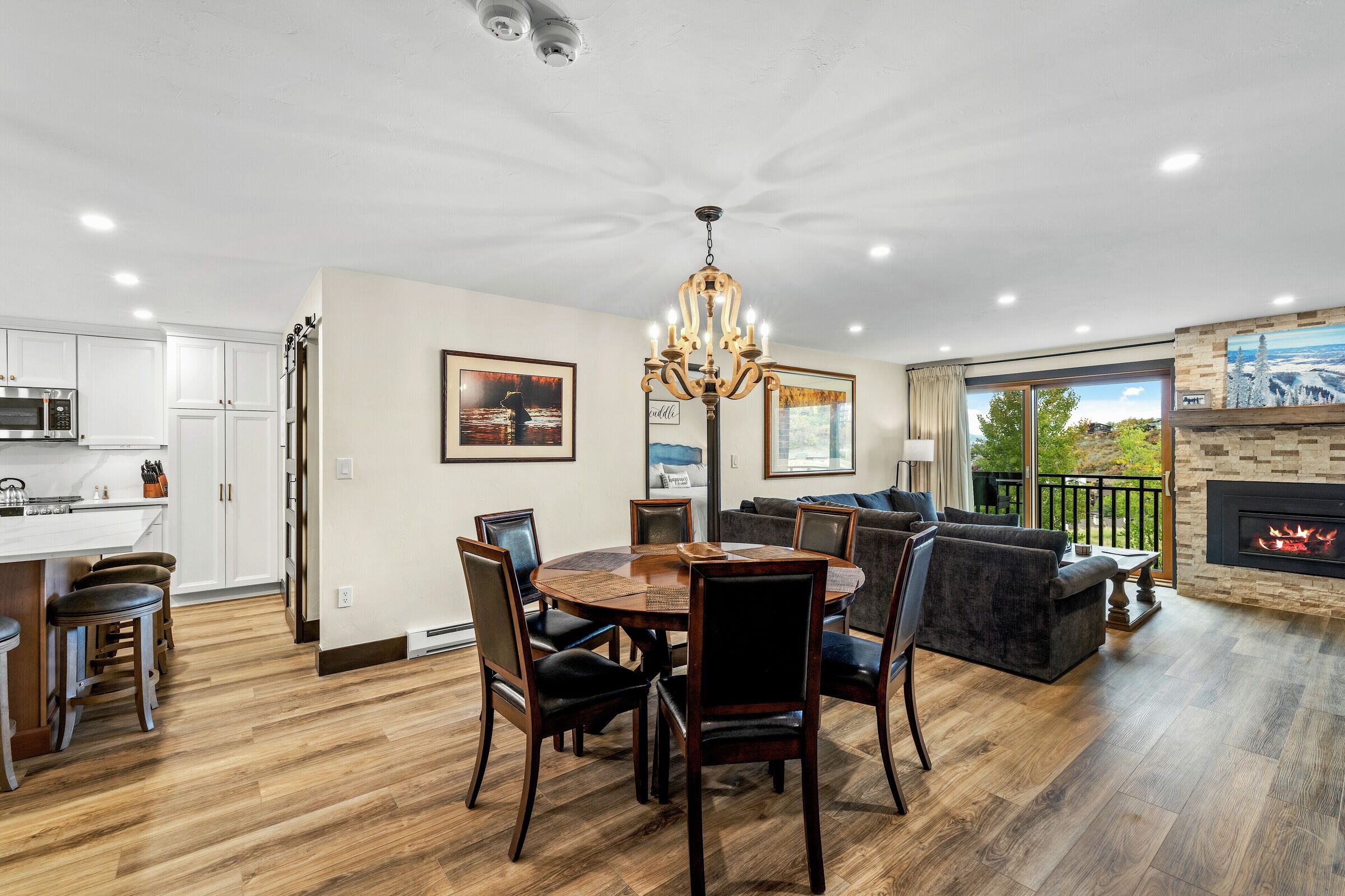 #414 - Dining Area