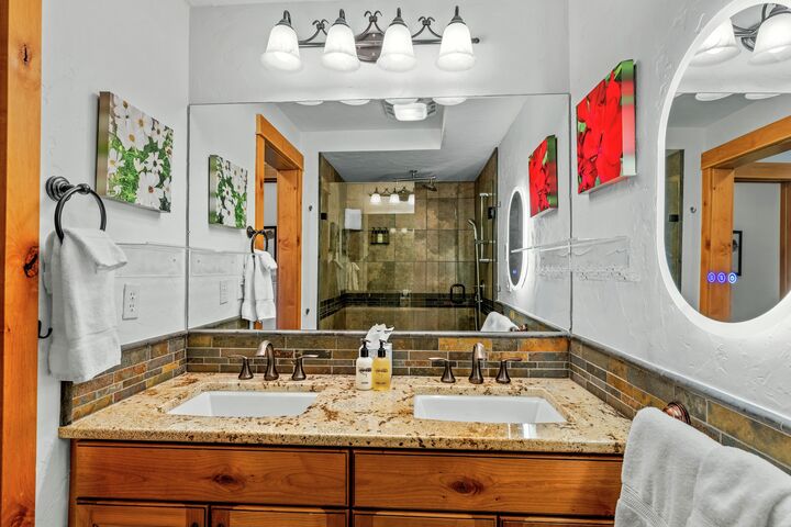 #514 - Master Ensuite Bathroom