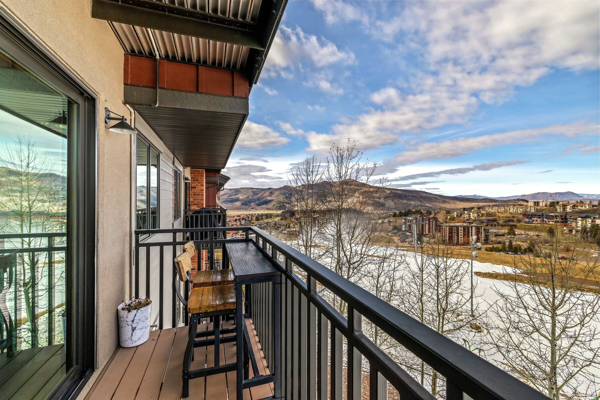 #514 - Balcony