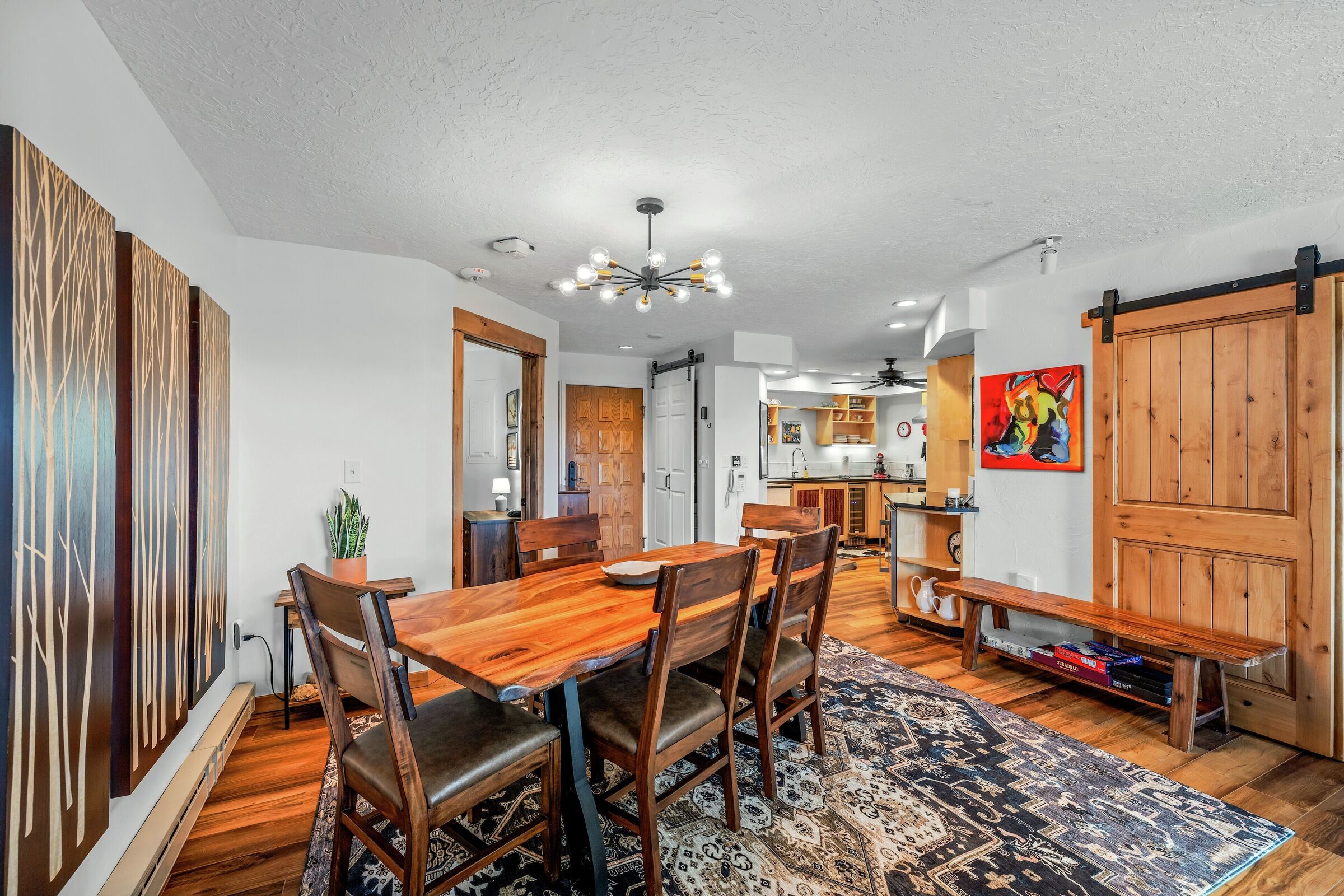 #514 - Dining Area