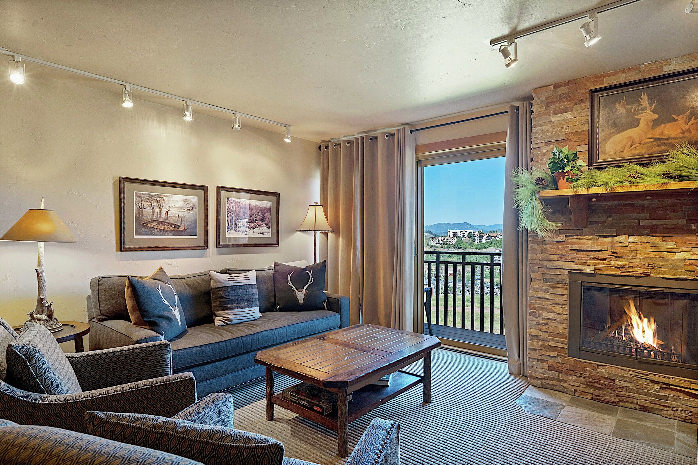 #410 - Living Area