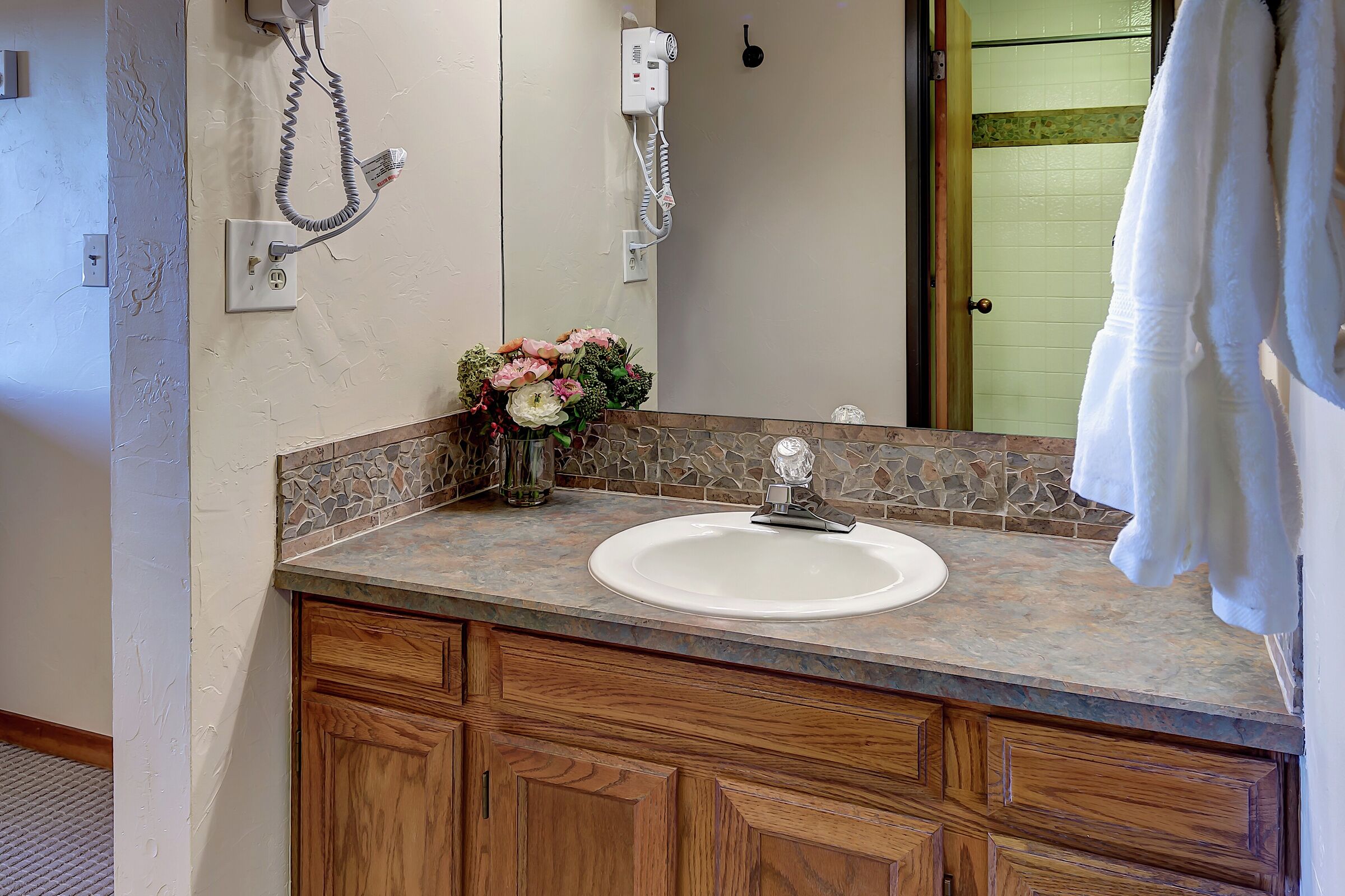 #410 - Bathroom