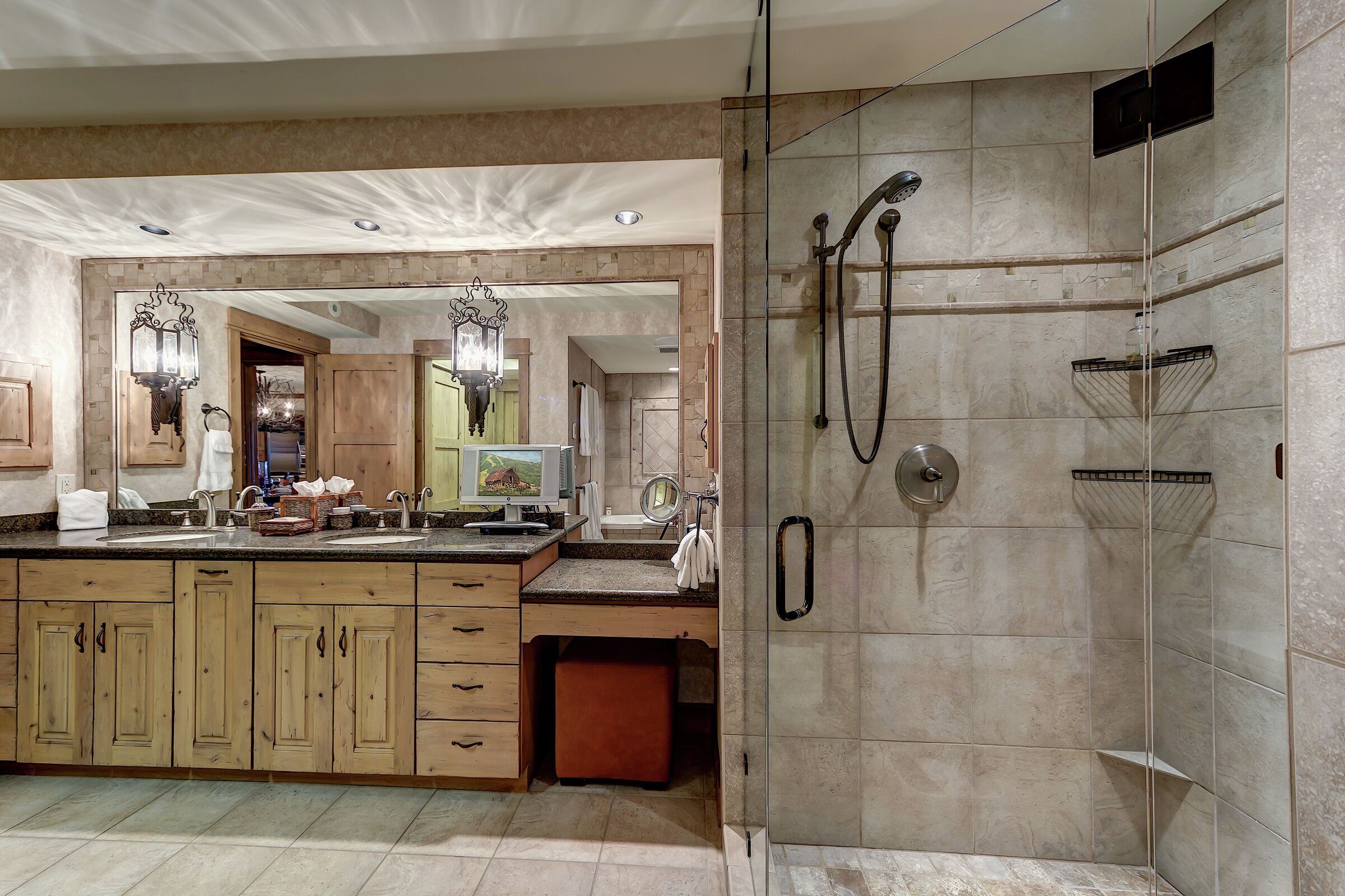 #306 - Master Ensuite Bathroom