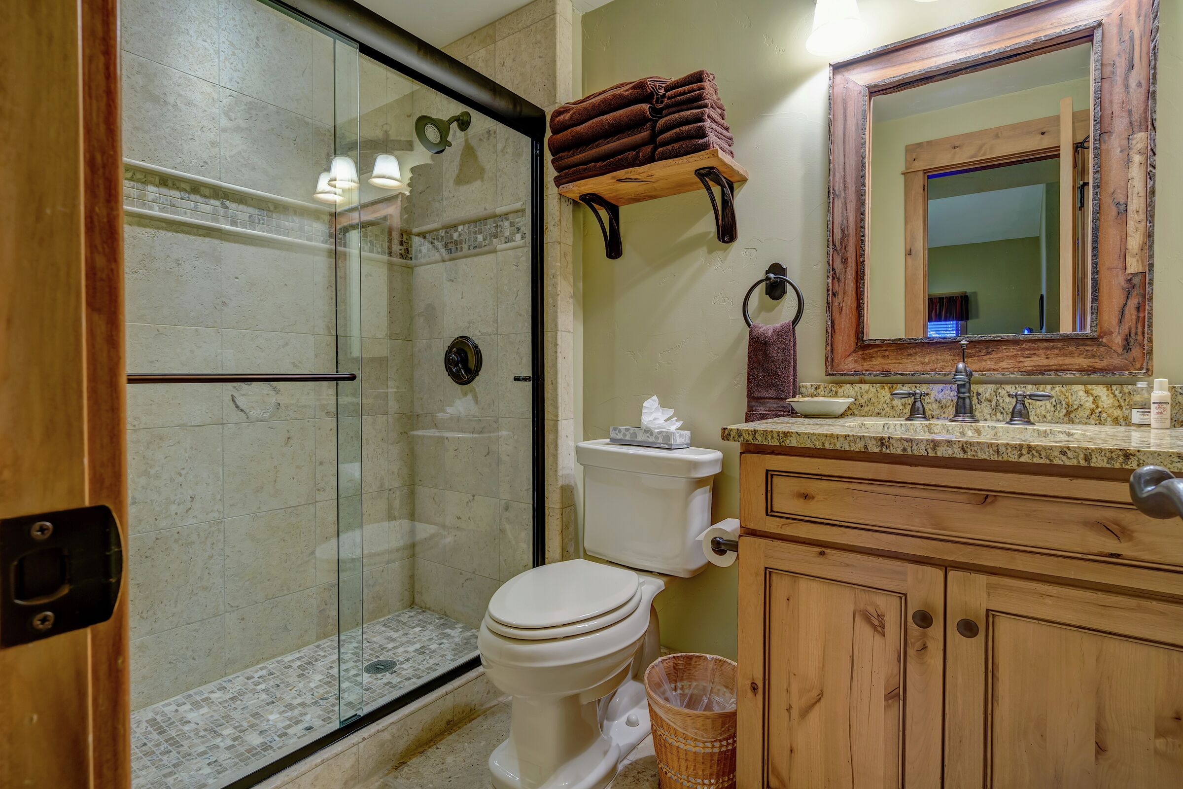 #613 - Master Ensuite Bathroom