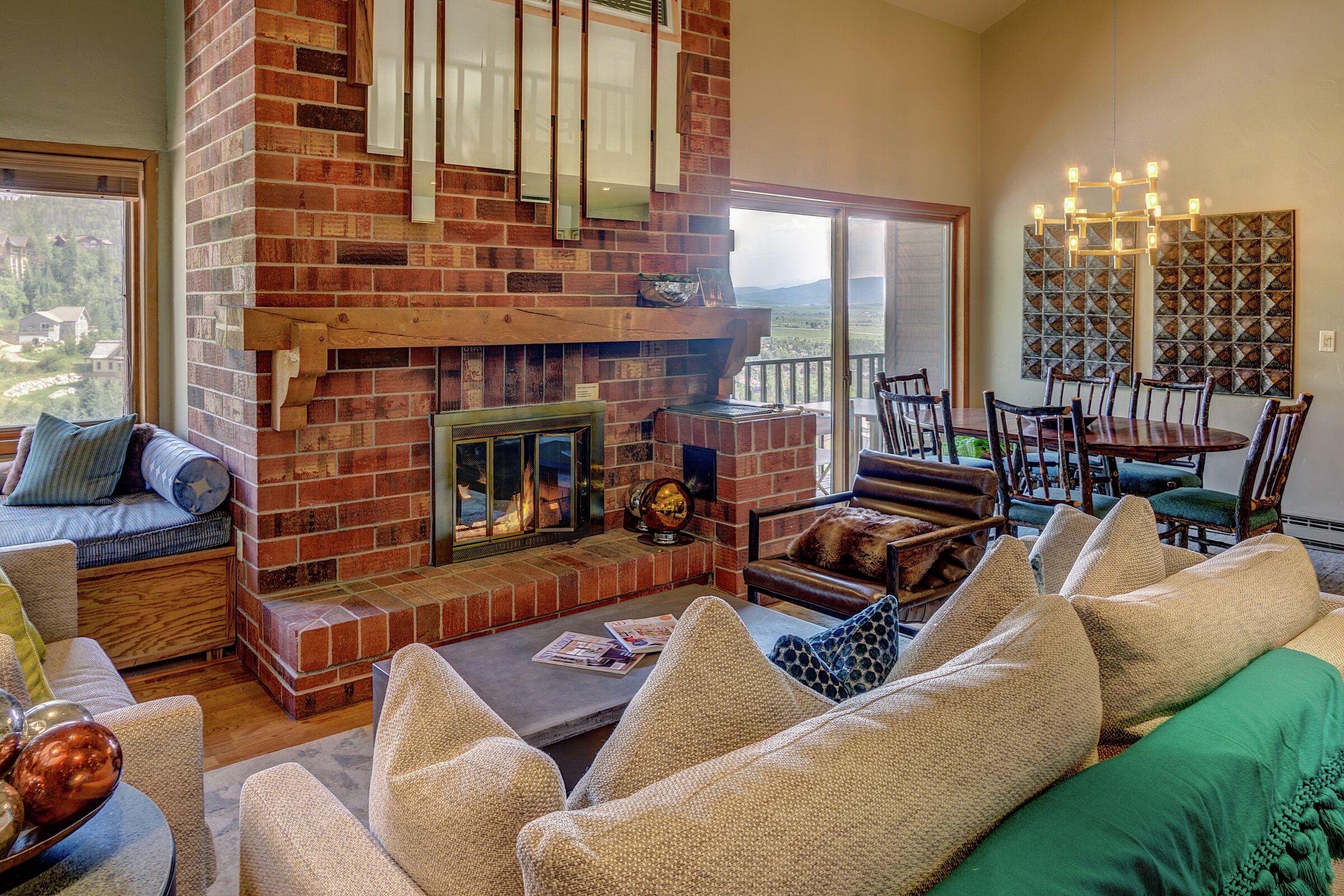 #509 - Living Area & Dining Room