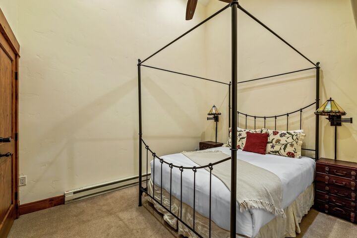 #614 - Bedroom