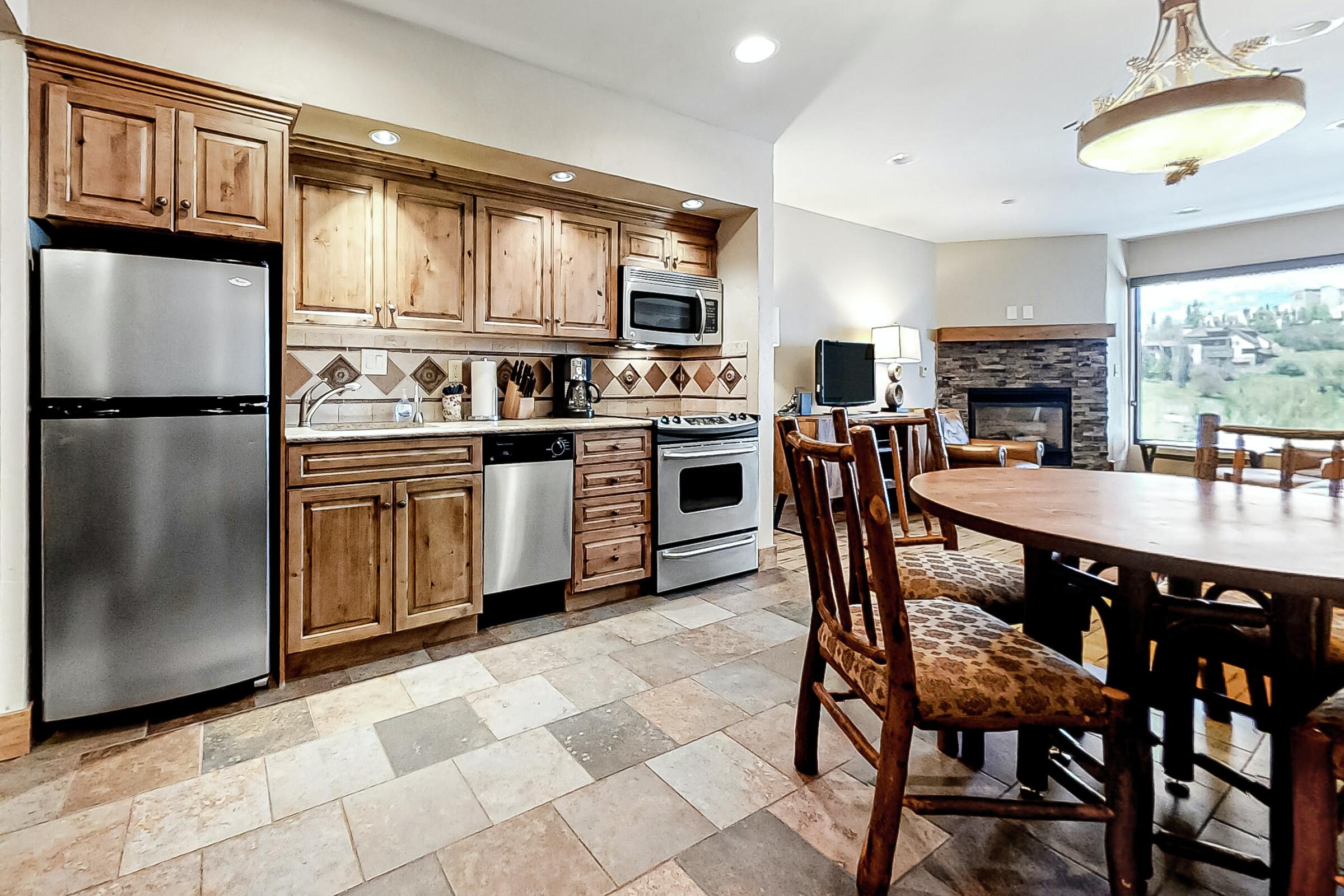 Dining Room & Kitchen