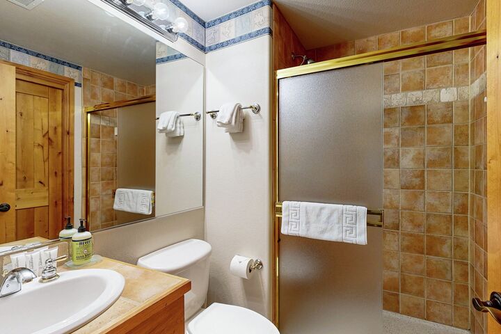 #517 - Ensuite Bathroom