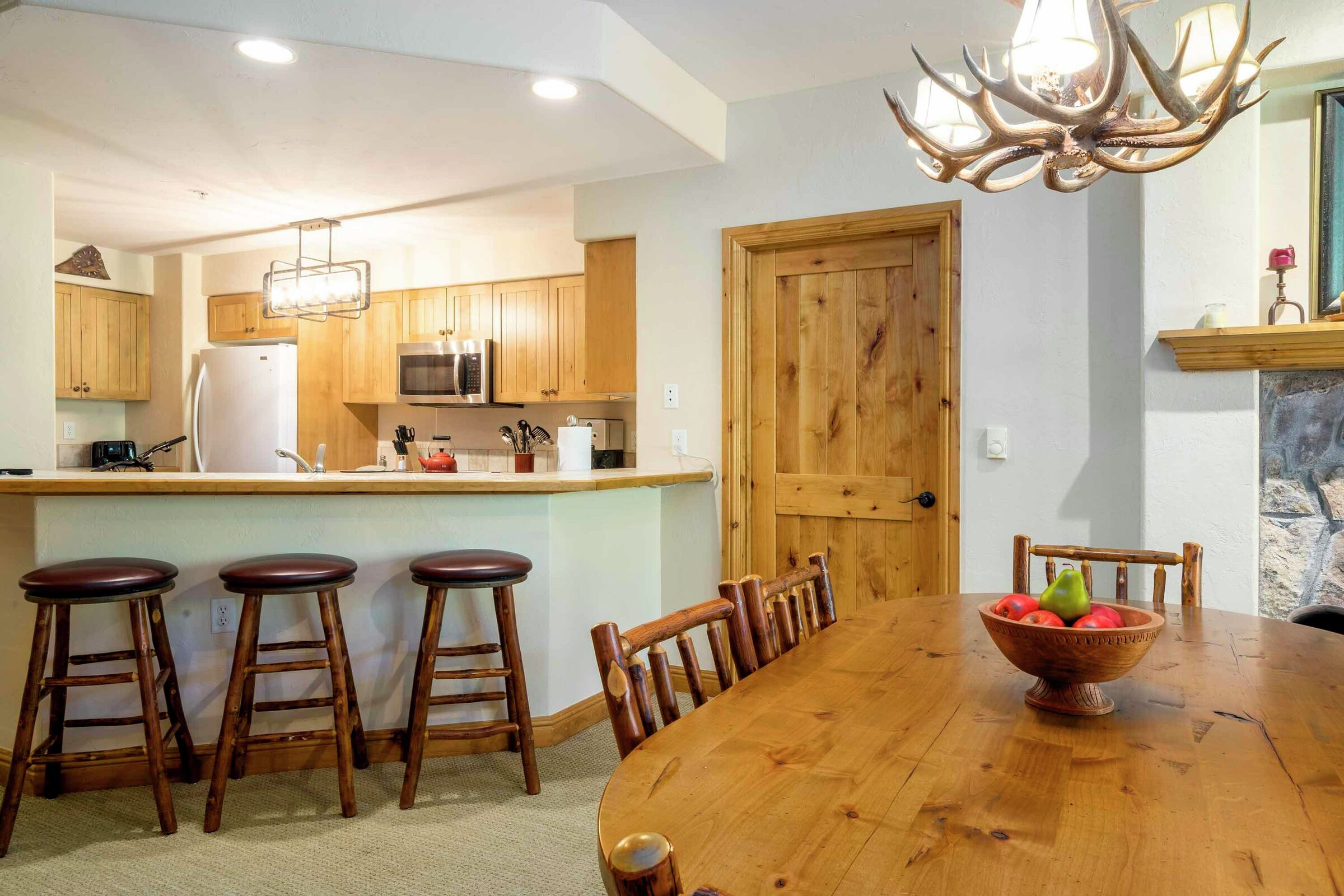 Dining Room & Kitchen