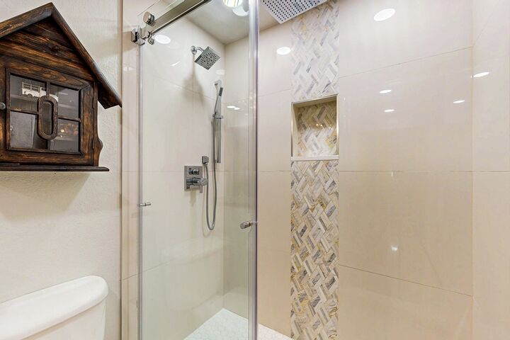 #615 - Master Ensuite Bathroom