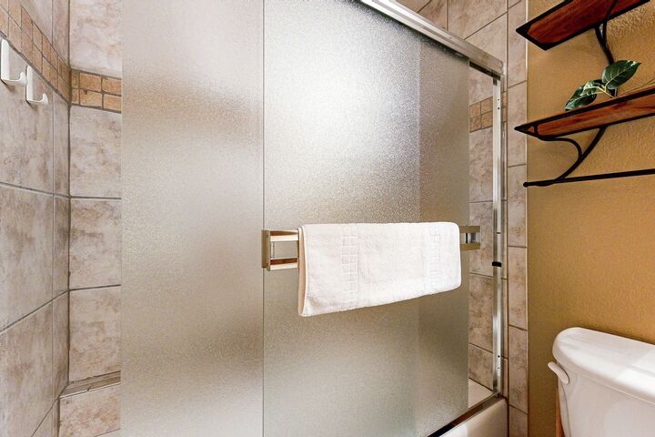 #615 - Ensuite Bathroom