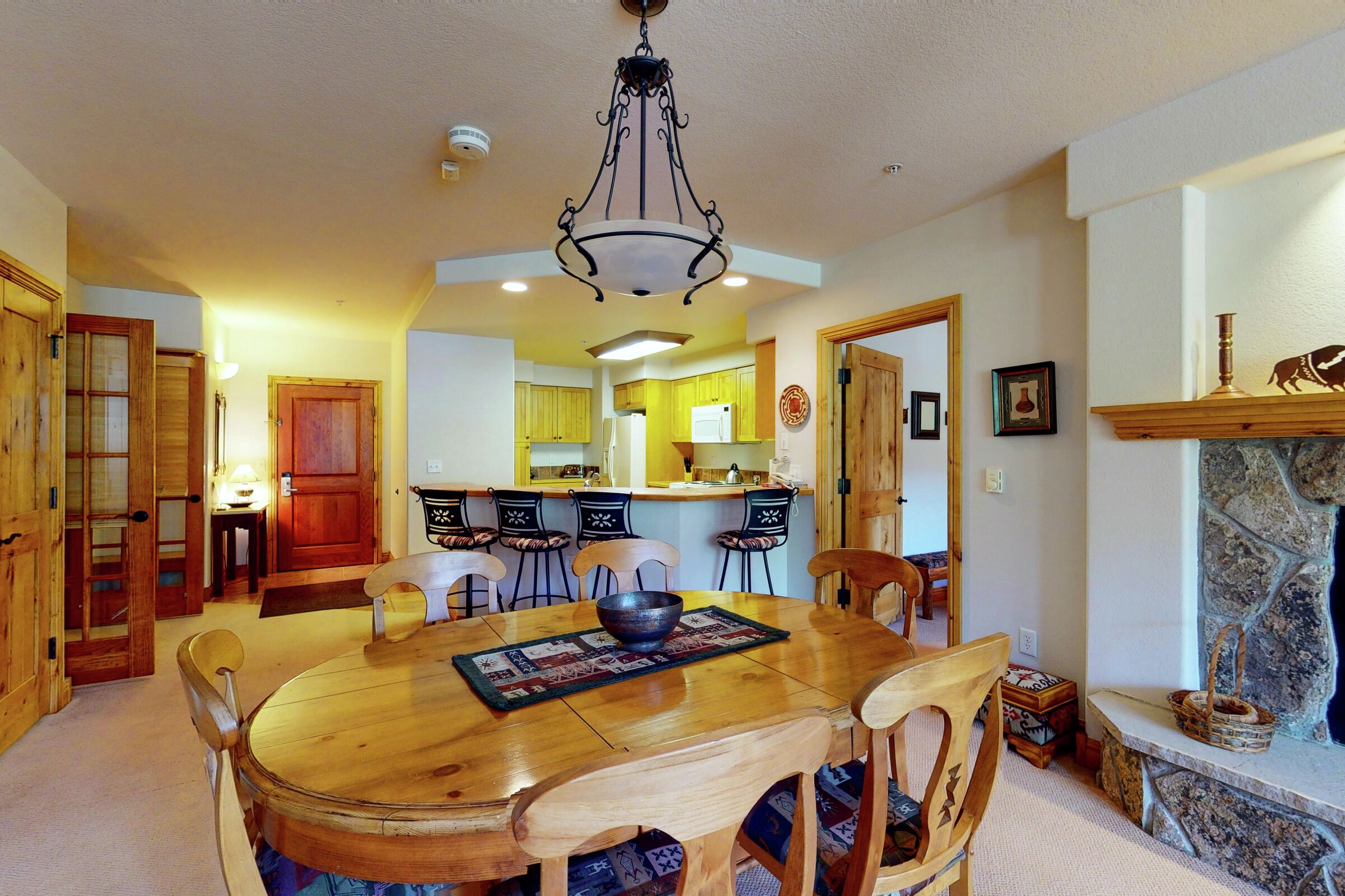 Dining Room & Kitchen