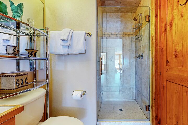 #413 - Ensuite Bathroom