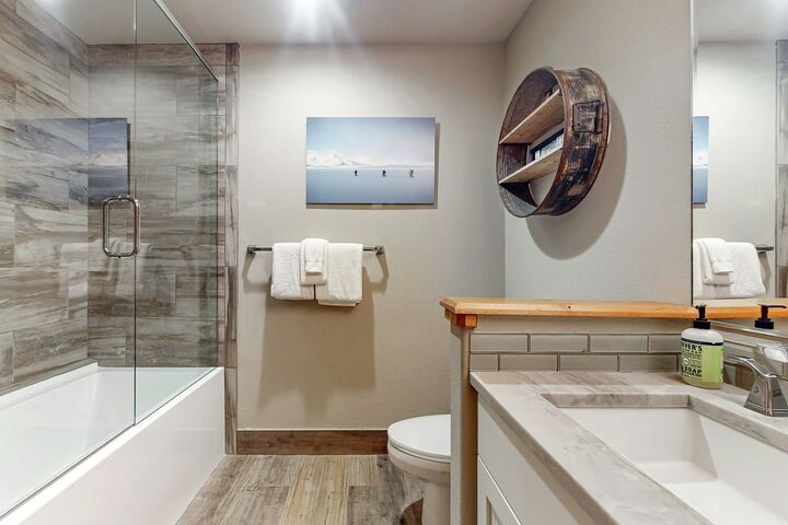 #111 - Master Ensuite Bathroom
