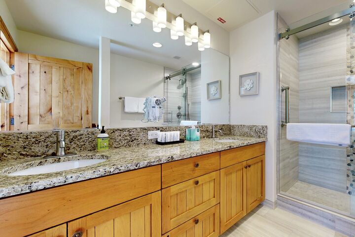 #213 - Master Ensuite Bathroom